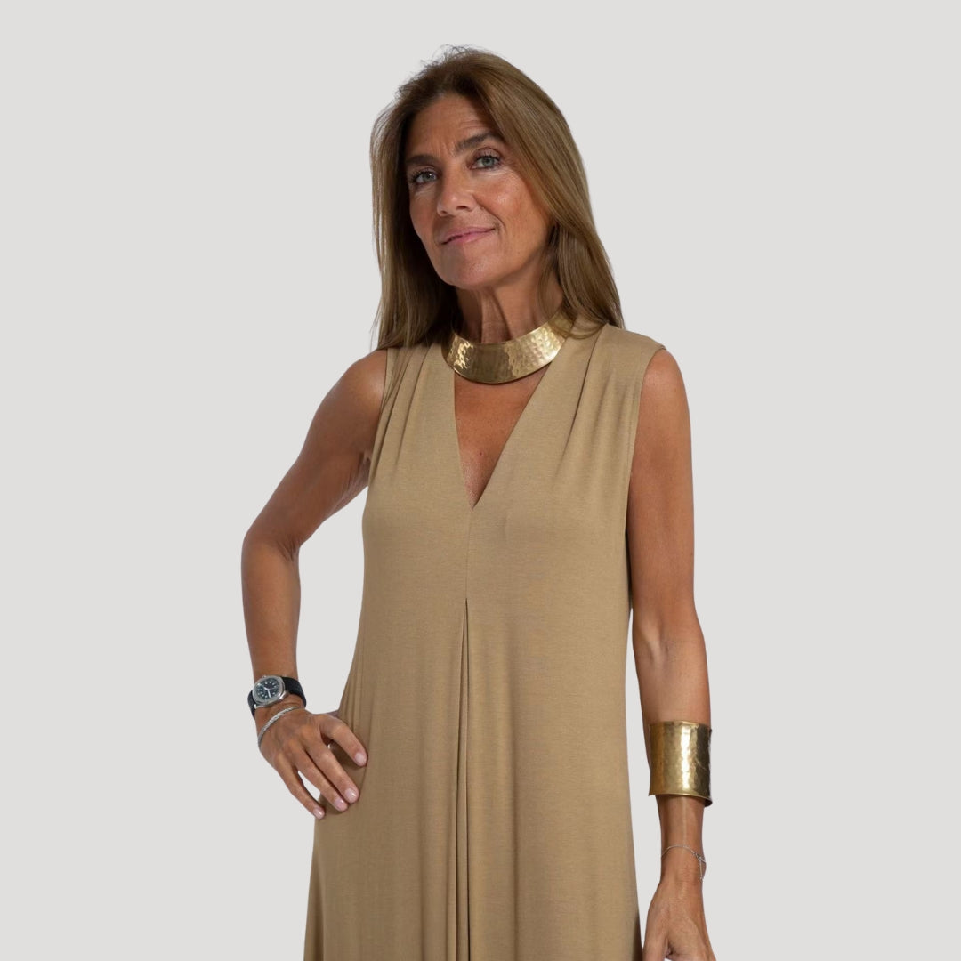 Women’s sleeveless v neck jersey maxi dress