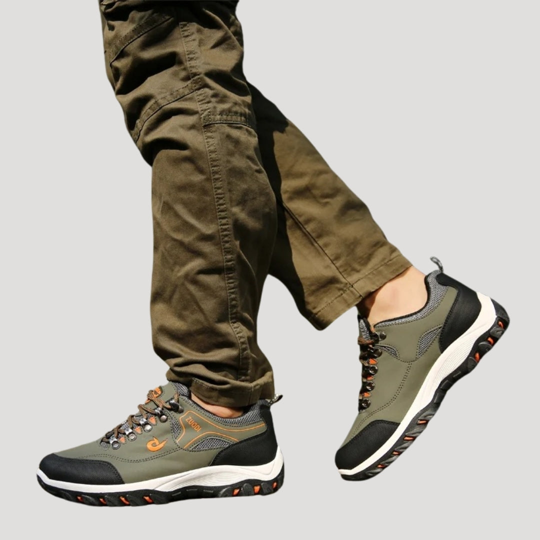 Men’s lace-up trail hiking shoes with rugged sole