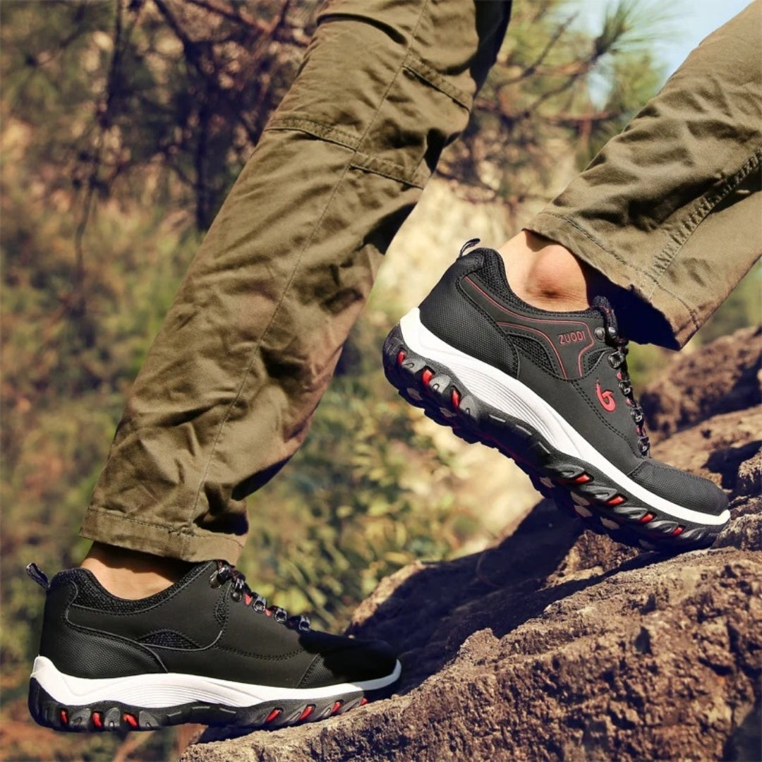 Men’s lace-up trail hiking shoes with rugged sole
