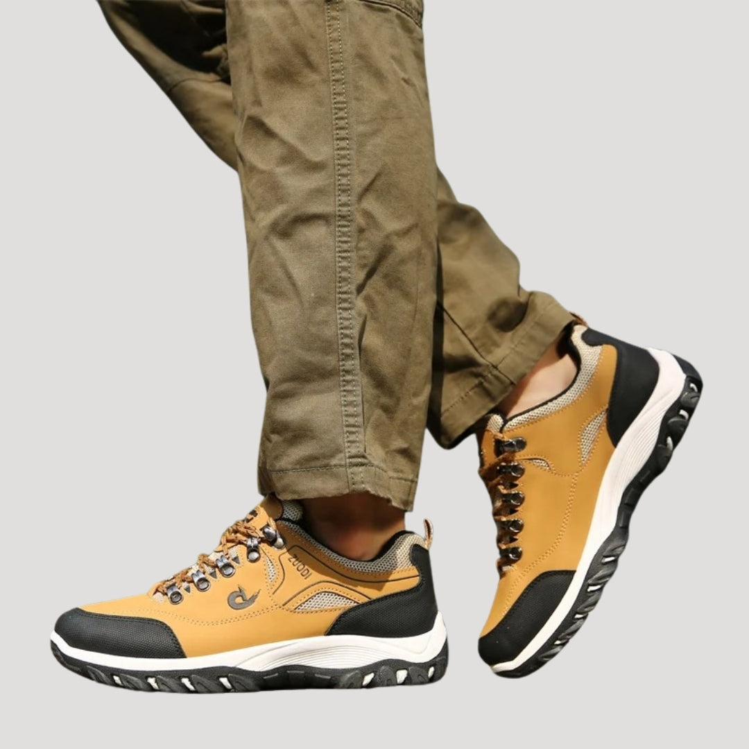 Men’s lace-up trail hiking shoes with rugged sole