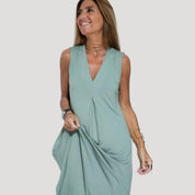 Women’s sleeveless v neck jersey maxi dress