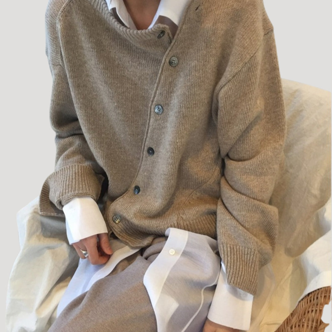 Women’s chunky knit wool oversized winter cardigan