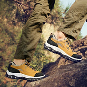 Men’s lace-up trail hiking shoes with rugged sole