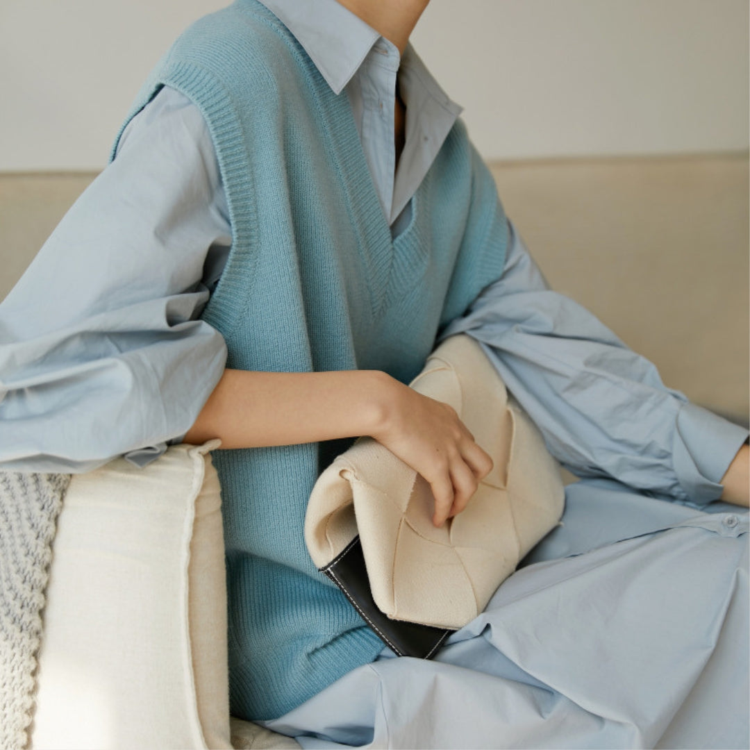 Women’s knitted v neck sleeveless jumper vest