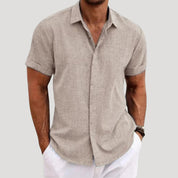 Men’s short sleeve casual collared button shirt