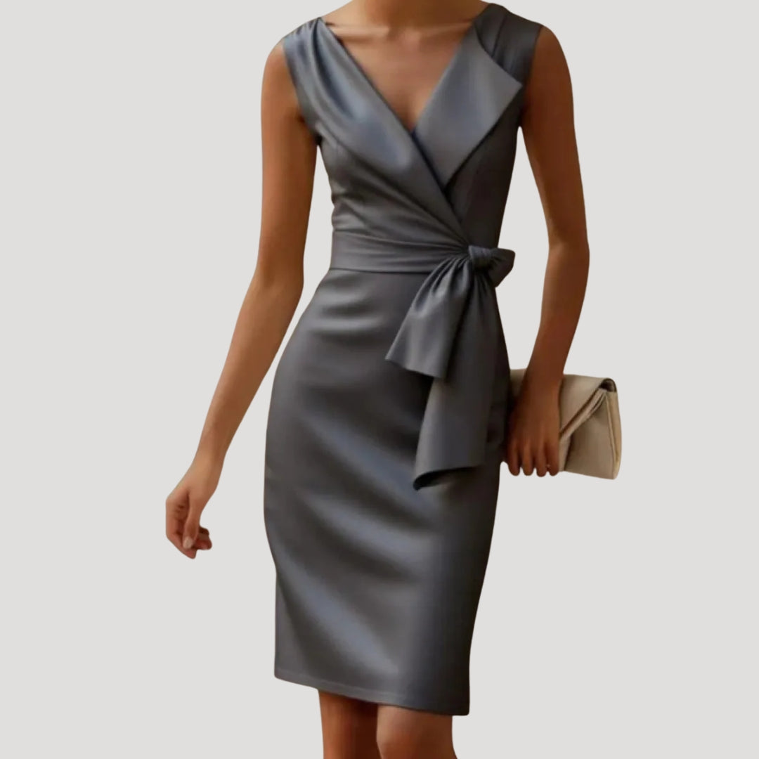 Women’s sleeveless bow detail midi wedding guest dress