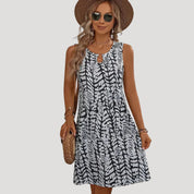 Women’s sleeveless printed knee length shift dress