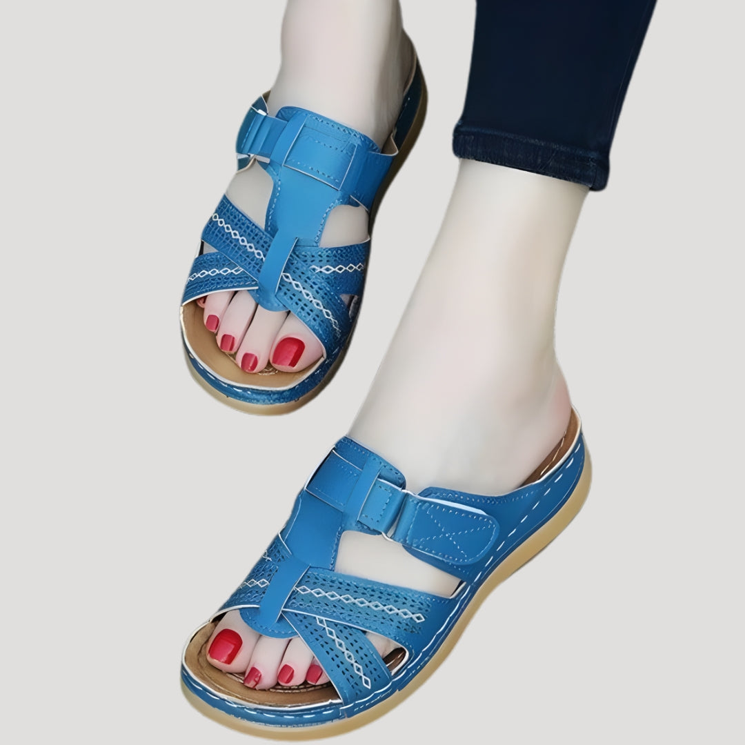 Women’s flat walking comfort buckle strap sandals