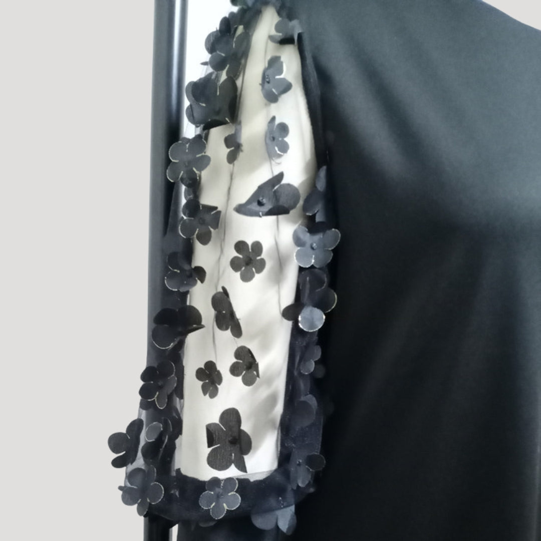 Women’s black lace sleeve midi shift dress