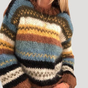 Women’s oversized knitted jumper in winter colours