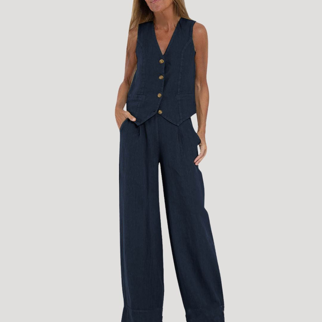 Women’s lightweight two-piece suit with gilet