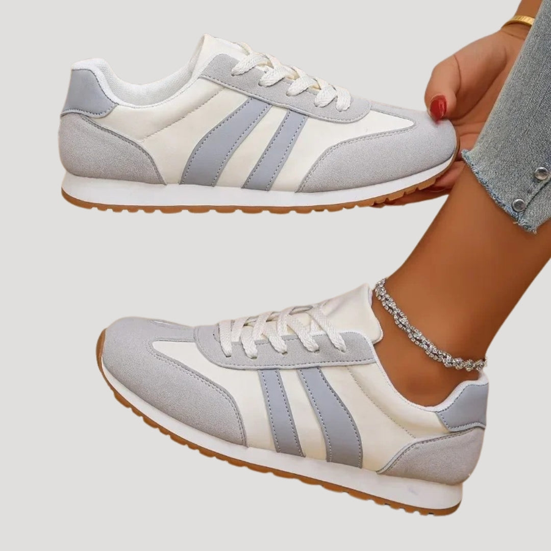 Women’s retro lace-up running sneakers with stripe detail