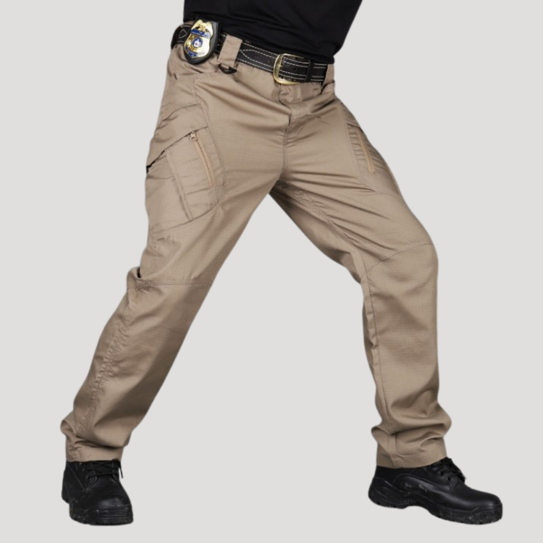 Men’s outdoor cargo walking trousers with utility pockets