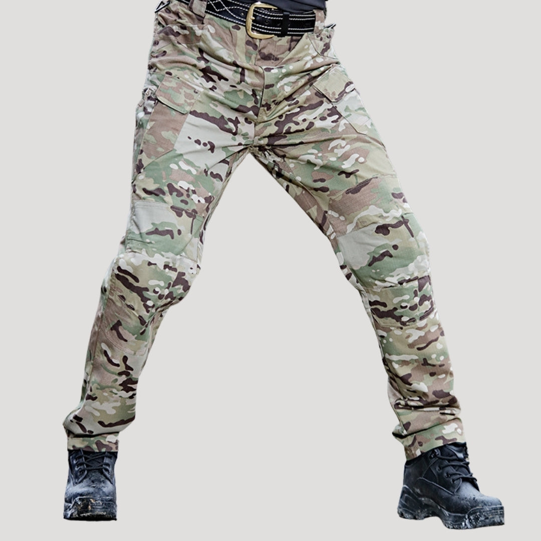 Men’s outdoor cargo walking trousers with utility pockets