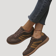 Women’s lace-up casual sneakers with stripe detail
