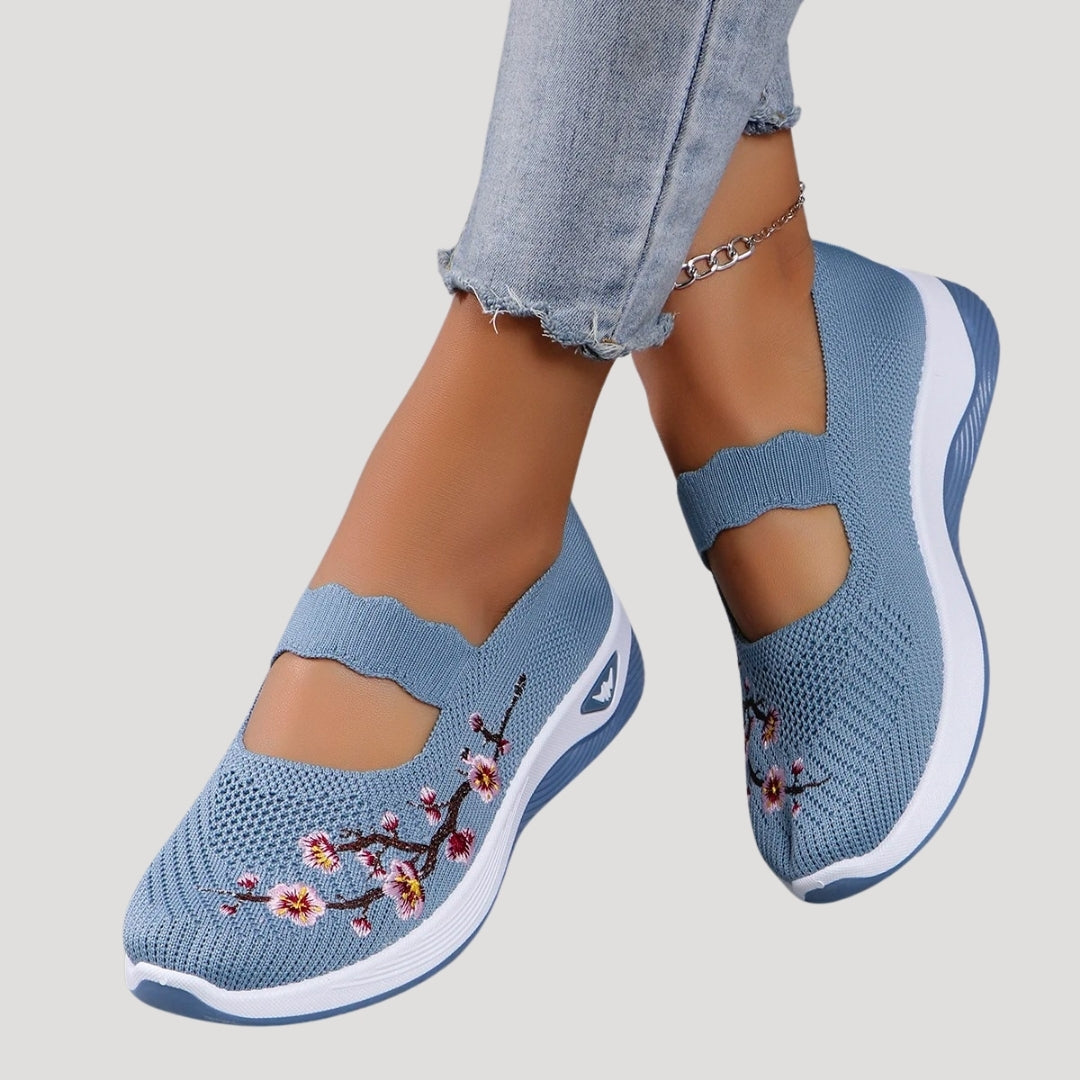 Women’s breathable slip ins mesh walking shoes