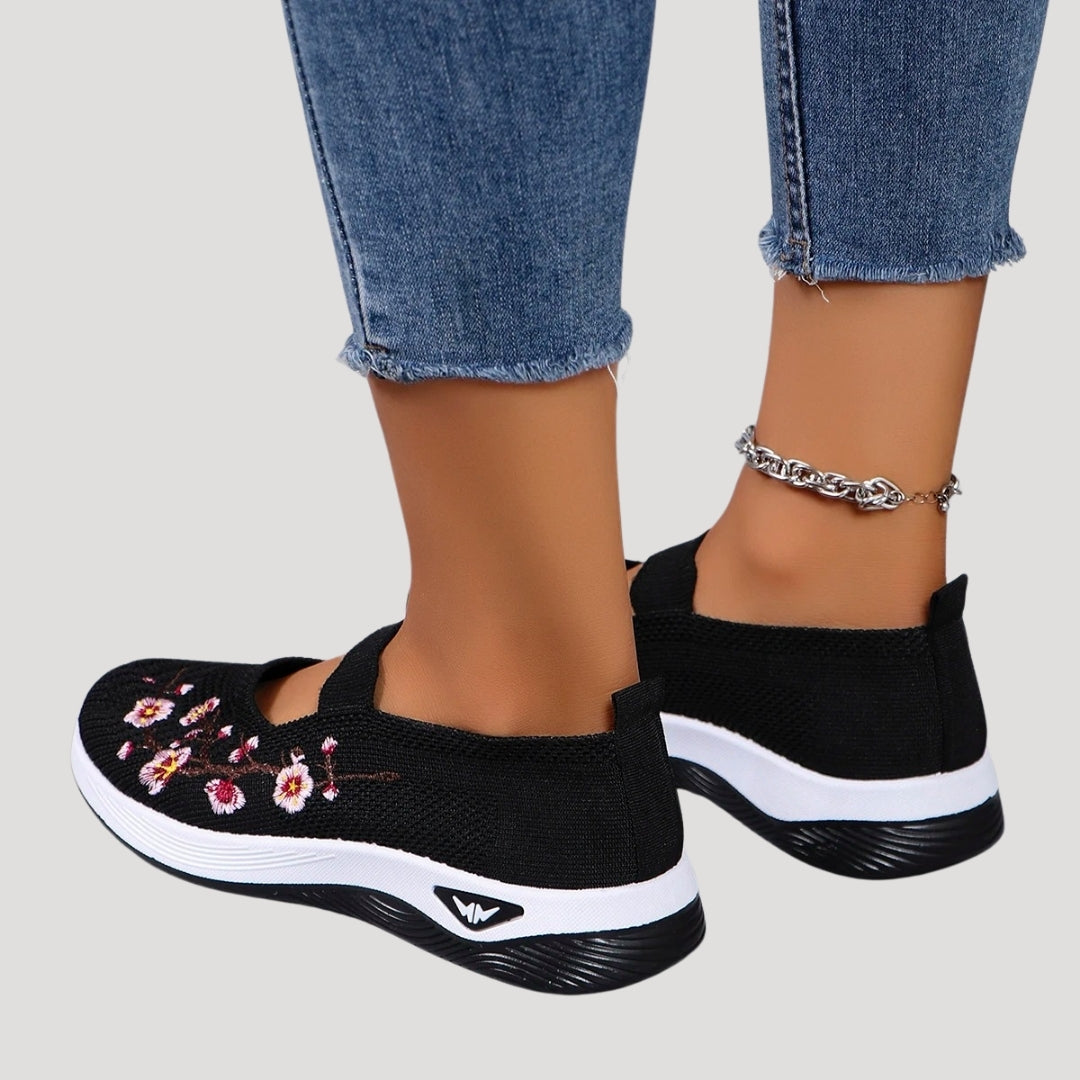 Women’s breathable slip ins mesh walking shoes