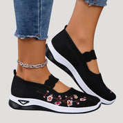 Women’s breathable slip ins mesh walking shoes