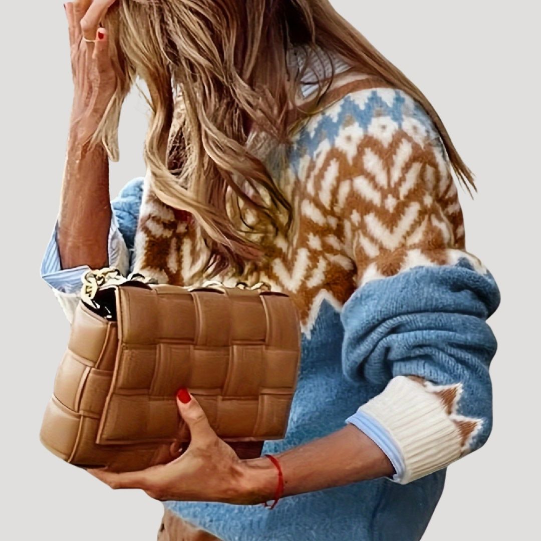 Women’s oversized knitted cosy winter jumper