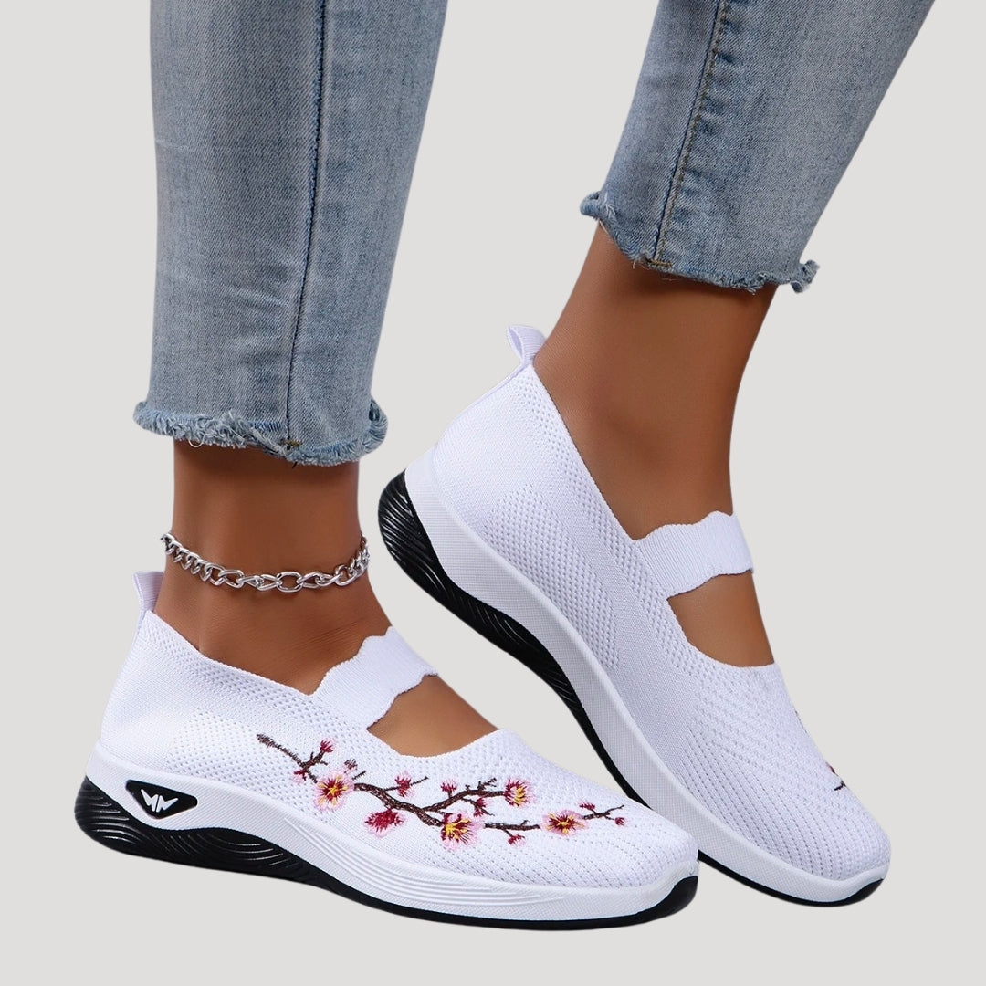 Women’s breathable slip ins mesh walking shoes