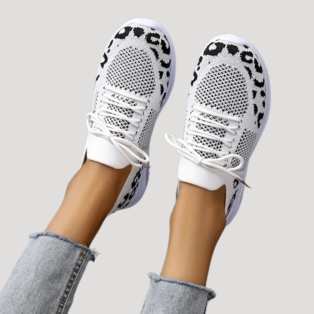 Women’s breathable knit sneakers with leopard print detail