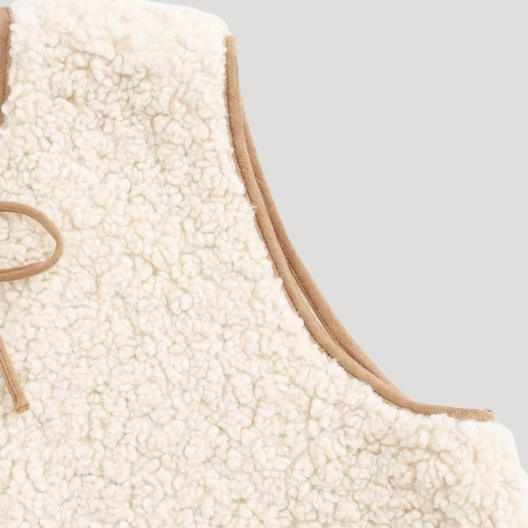 Women’s sherpa fleece gilet – sleeveless cardigan style