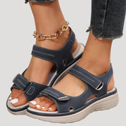 Women’s platform flat sandals adjustable strap design