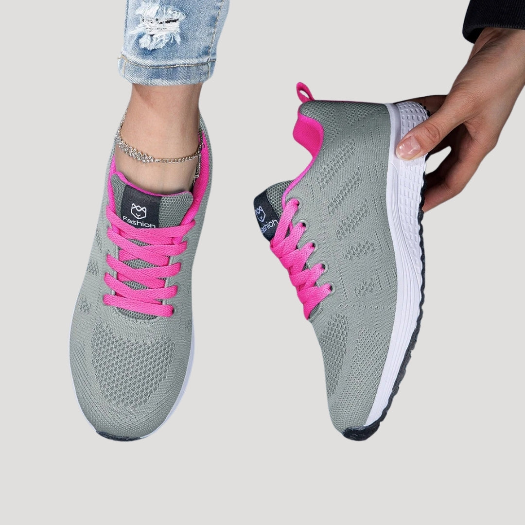 Women’s lightweight mesh lace-up sneakers with sporty sole
